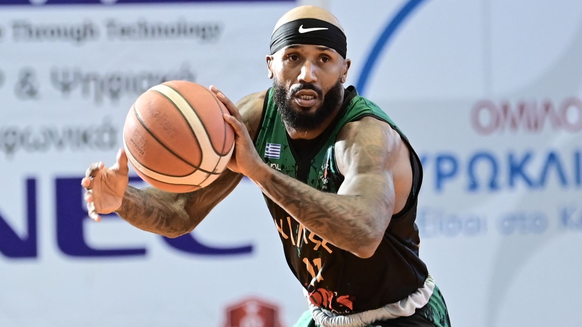 Ο Στιβ Μπαρτ με τη φανέλα του Μίλωνα