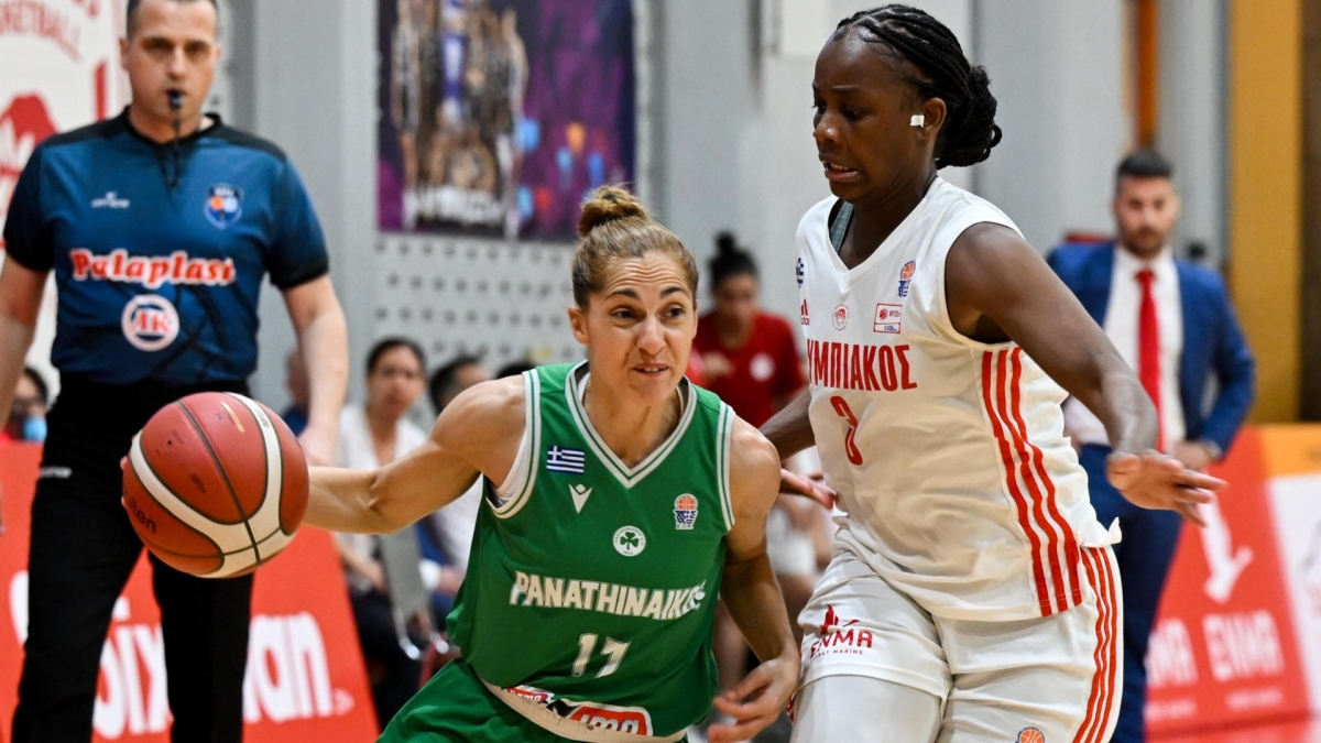 Φάση από τον τελικό Ολυμπιακός - Παναθηναϊκός.