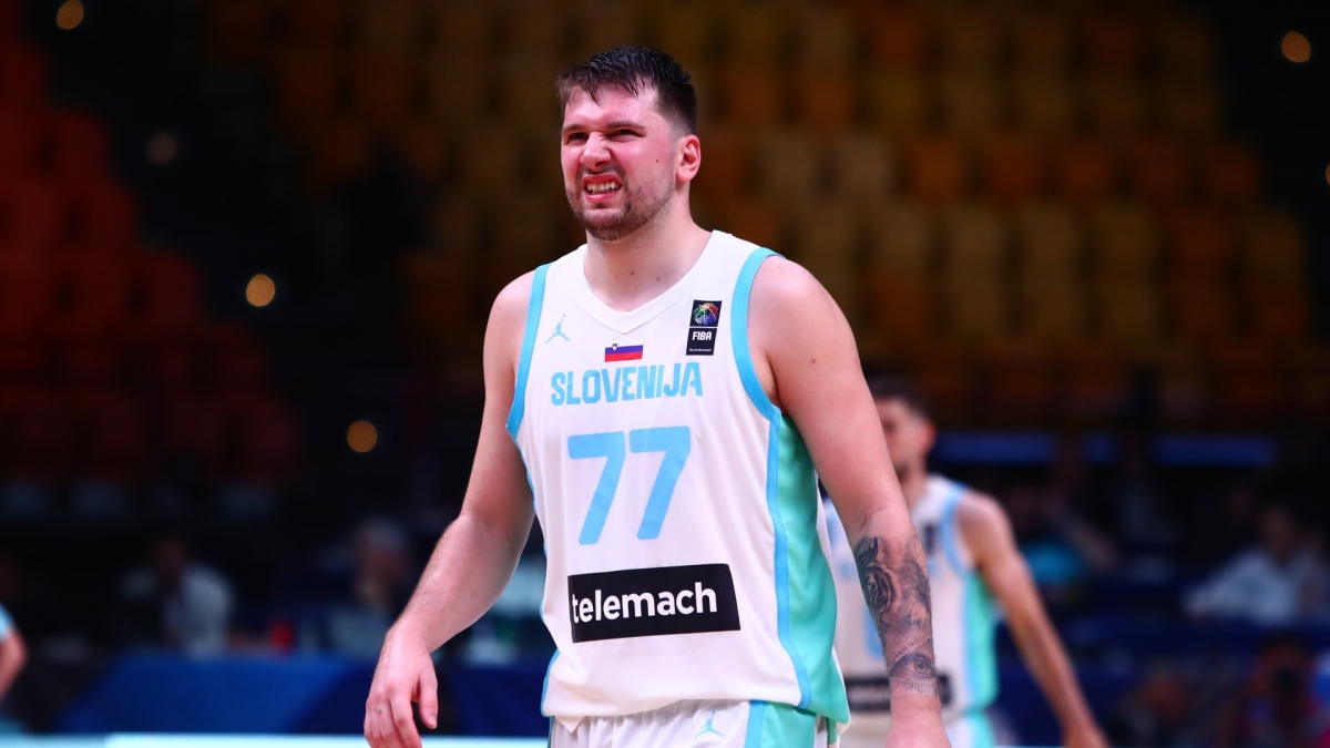Ο Λούκα Ντόντσιτς με τη φανέλα της Σλοβενίας