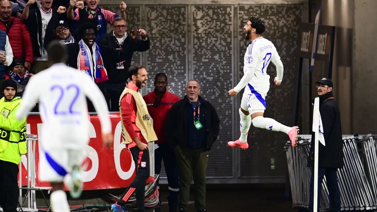 Ο Μπενραχμά κάνει το 2-0 για τη Λυών