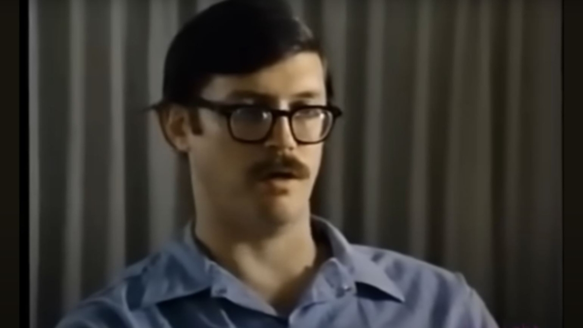 Έντμουντ Κέμπερ: Ο κατά συρροήν δολοφόνος που άλλαξε για πάντα τις έρευνες του FBI (vid)