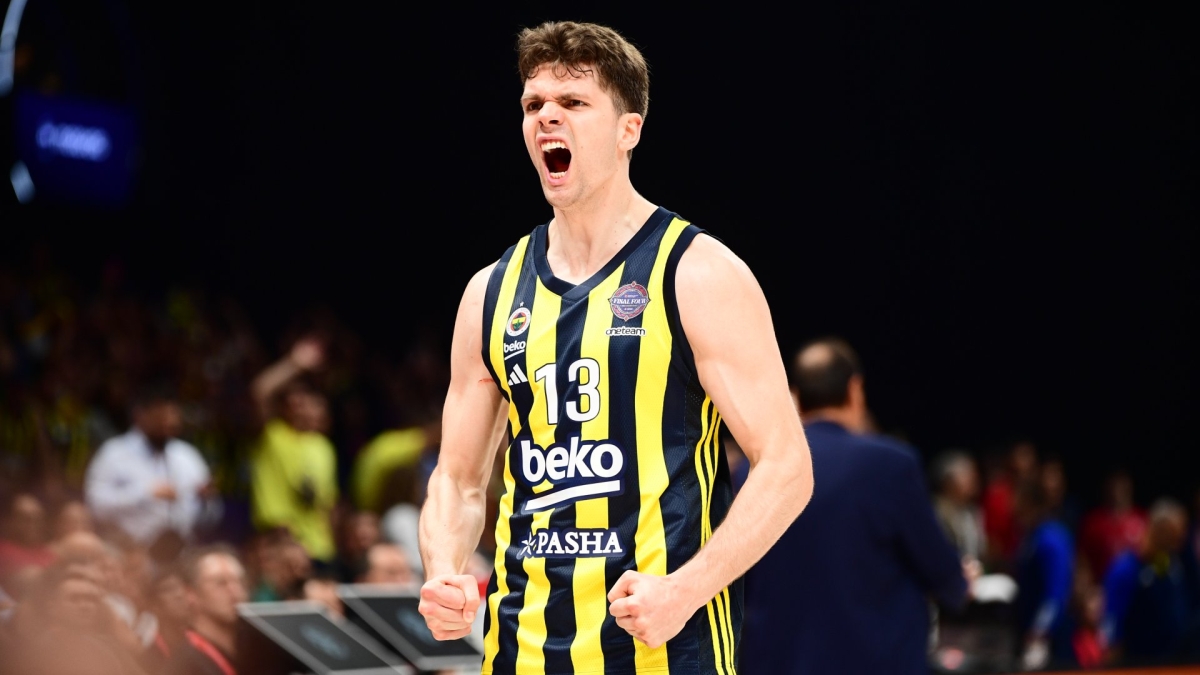 Ο Ταρίκ Μπιμπέροβιτς στη Φενέρμπαχτσε