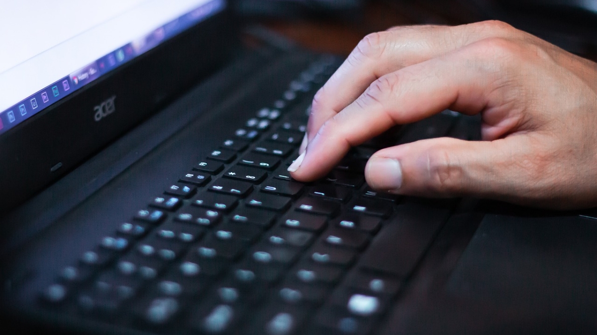 H Ευρώπη βάζει φρένο σε ιστοσελίδες ενηλίκων όπως το Pornhub