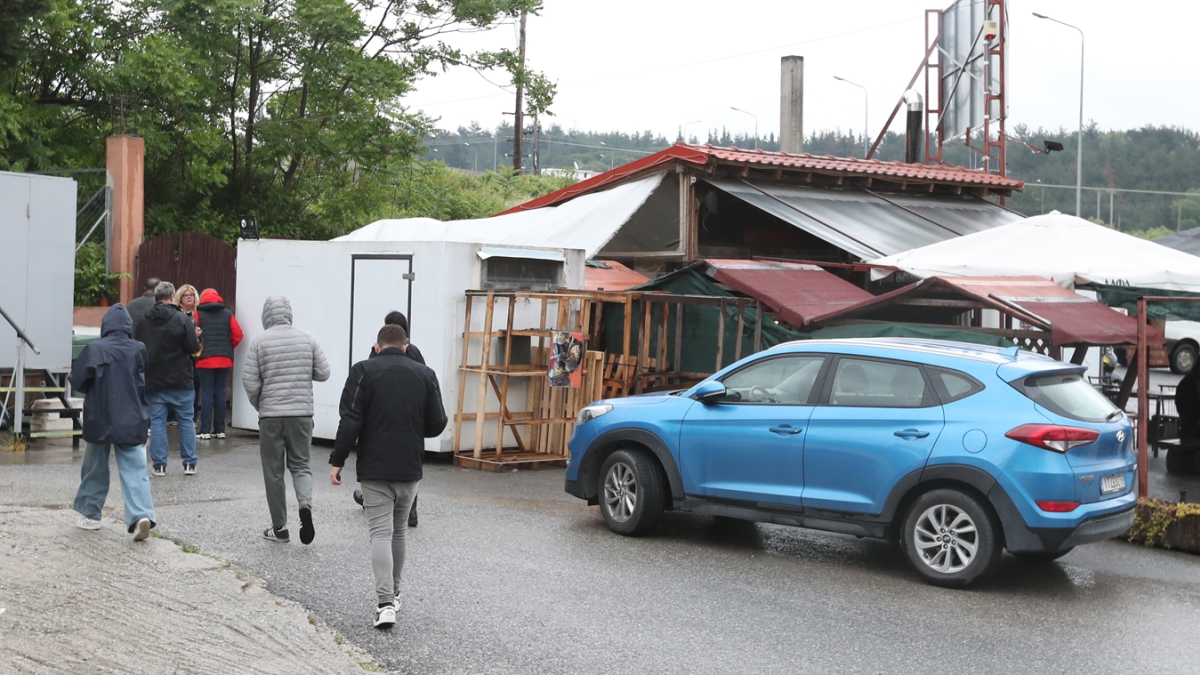 Θεσσαλονίκη: Αναζητείται η γυναίκα που φέρεται να εγκατέλειψε νεκρό έμβρυο πίσω από καντίνα στο Ωραιόκαστρο (vid)