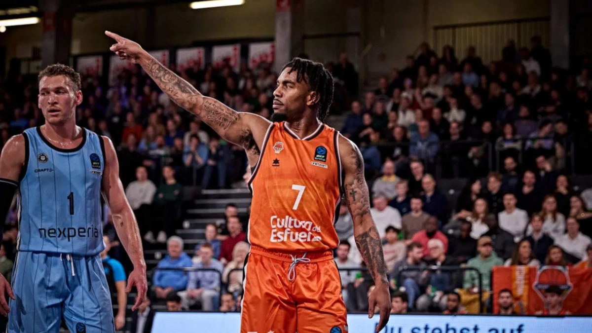 Ο Κρις Τζόουνς στη Βαλένθια