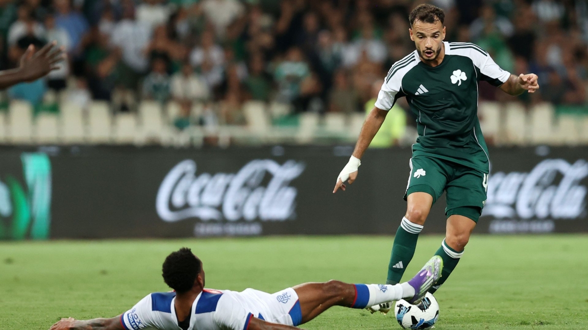 Πώς κύλησαν οι πρώτες σου εβδομάδες στην Αθήνα, όχι μόνο σε αγωνιστικό επίπεδο αλλά και στην καθημερινότητα; Όλα είναι τέλεια για να είμαι ειλικρινής. Ήξερα προτού έρθω ότι η Αθήνα είναι πολύ όμορφη πόλη, αλλά τώρα το ζω και είμαι πάρα πολύ χαρούμενος. Και η γυναίκα μου, επίσης, είναι πολύ ευχαριστημένη. Θα έλεγα ότι μοιάζει αρκετά με την Ισπανία, με τη Βαλένθια. Βλέπω ότι είναι άνθρωποι είναι πολύ ανοιχτοί, πολύ θερμοί. Όλα αυτά έκαναν πολύ εύκολη την προσαρμογή μου. Ήρθες στον Παναθηναϊκό με όνειρα, στό