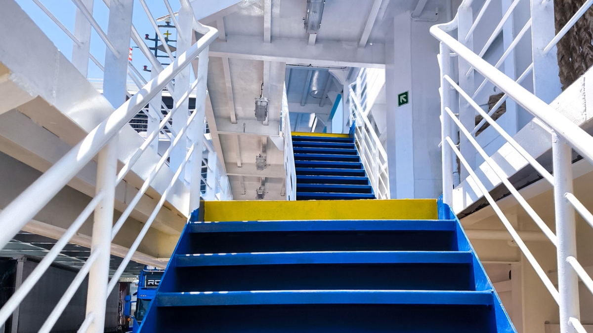 Συναγερμός στο πλοίο «Ιονίς»: Μπλακάουτ μεσοπέλαγα με 183 επιβάτες