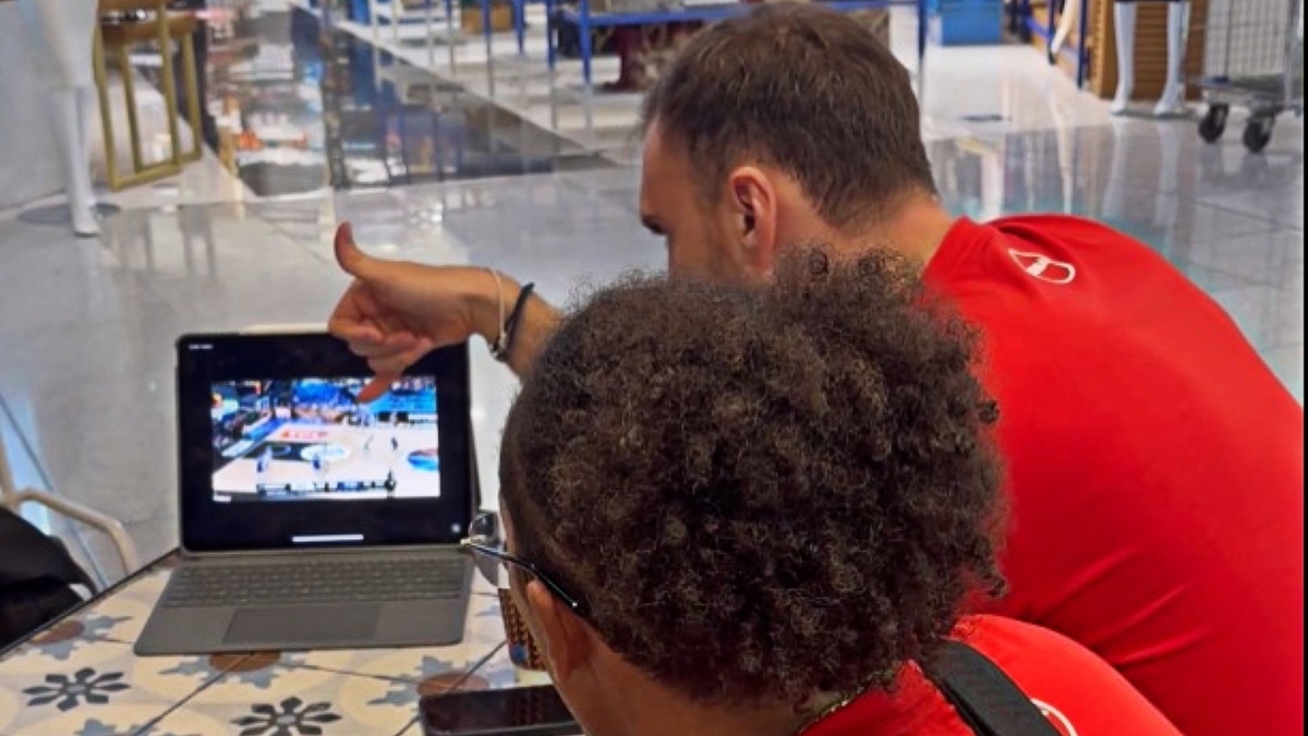 Μιλουτίνοφ Γουόρντ