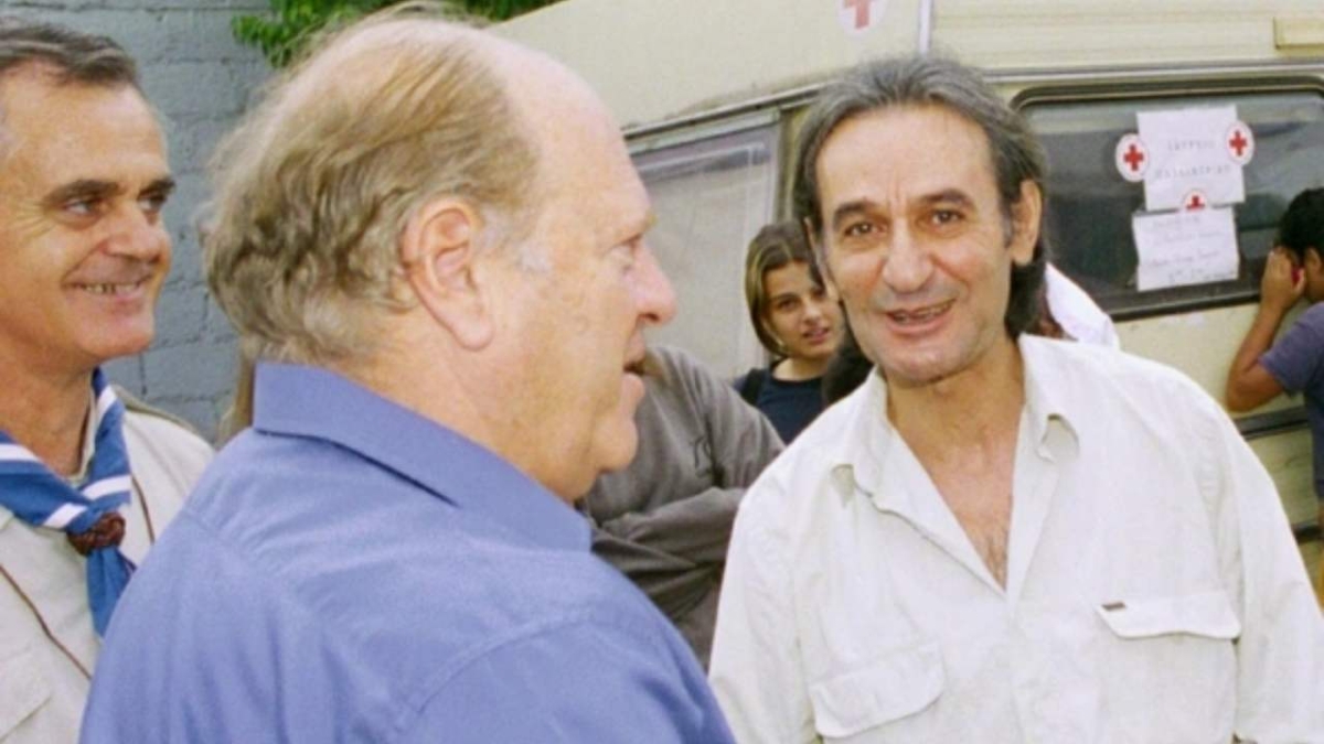 Τοκογλύφοι είχαν απαγάγει τον Σωτήρη Μουστάκα και τον έχωσαν σε πορτ μπαγκάζ: «2.500.000 αλλιώς...»