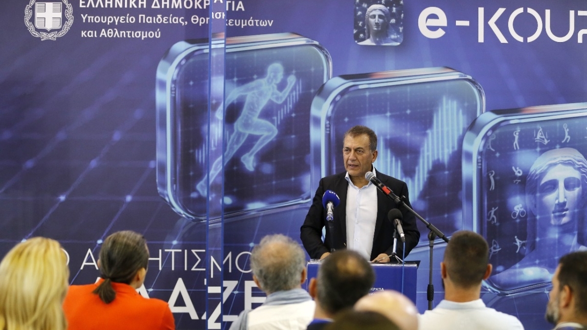 Ο Γιάννης Βρούτσης