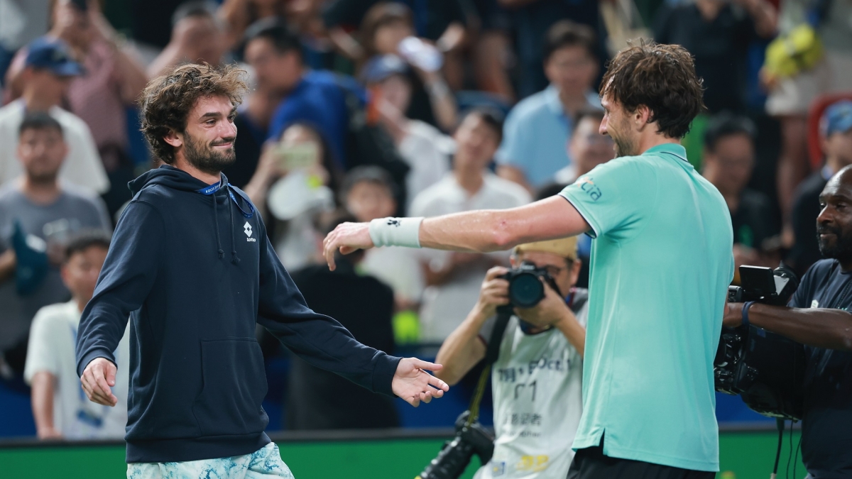  Ο Ρίντερκνες κόντρα στον ξάδελφό του, Βαλεντίν Βασερό στον τελικό στη Σαγκάη