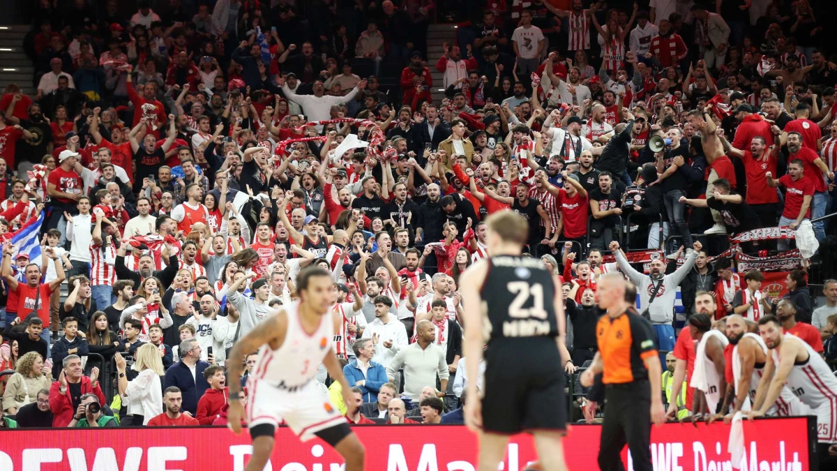 ΚΑΕ Ολυμπιακός για τους οπαδούς του στο Μόναχο: «Δεν έχουμε λόγια για την απίστευτη στήριξή σας»!