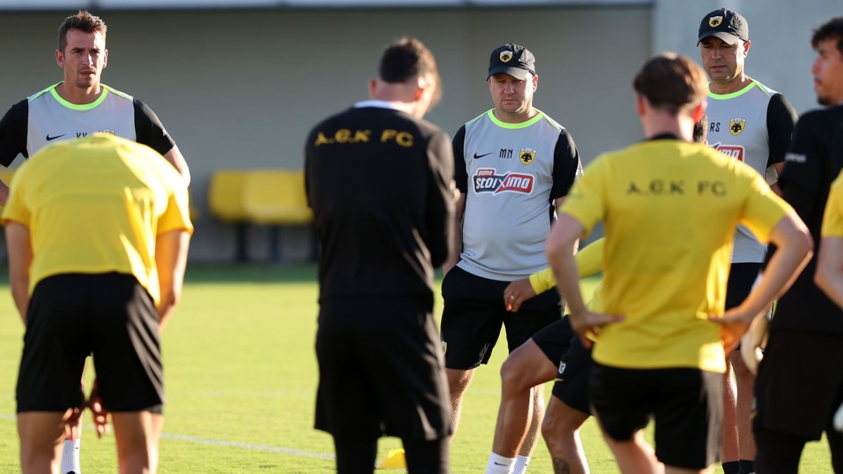 Ο Μάρκο Νίκολιτς στην προπόνηση της ΑΕΚ στα Σπάτα