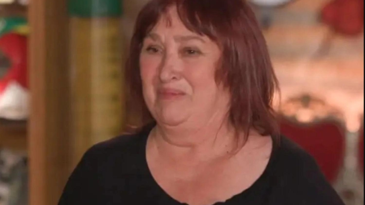 Ρούλα Βροχοπούλου για τη γνωριμία της με τον Ωνάση: «Με ζήλευε η Τζάκι» (vid)