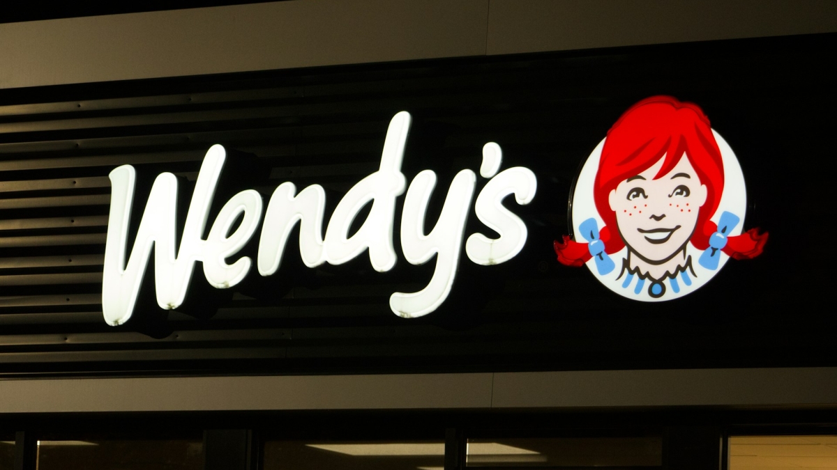 Το κορίτσι που έγινε logo των Wendy's: Γιατί ο πατέρας της μετάνιωσε που την άφησε να το κάνει