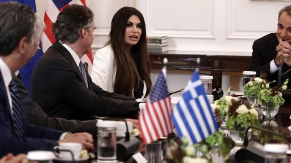 Δημοσκόπηση RealPolls: Η απήχηση Σαμαρά, Τσίπρα και η πρώτη αξιολόγηση της Κίμπερλι Γκιλφόιλ