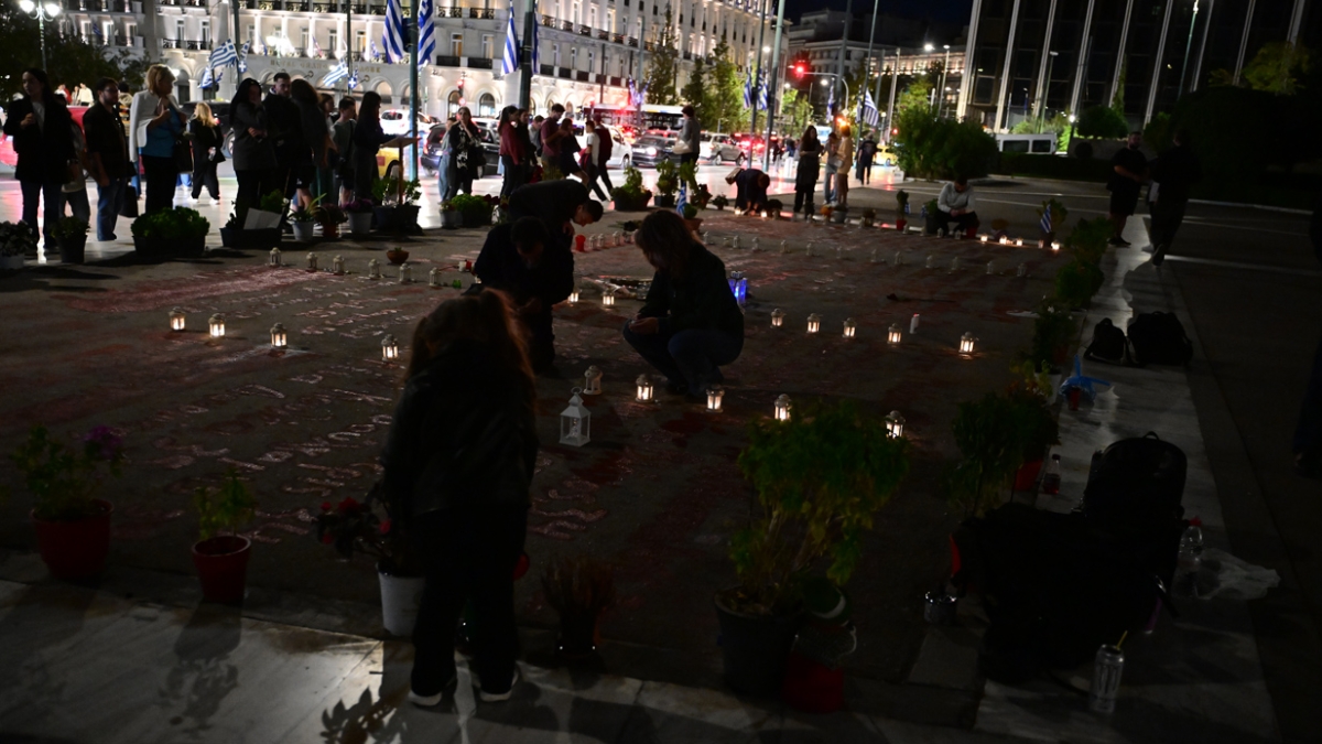 Παρέμβαση Ρουβίκωνα στον Άγνωστο Στρατιώτη: «Ο νόμος δεν θα περάσει - Θα ακυρωθεί στην πράξη»