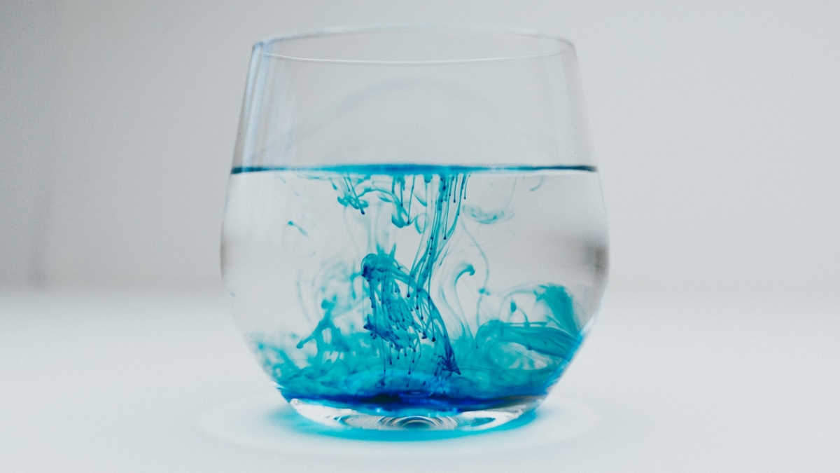 Ειδικός εξηγεί τι κάνει το viral «χάπι χωρίς όρια» που παίρνουν οι διάσημοι