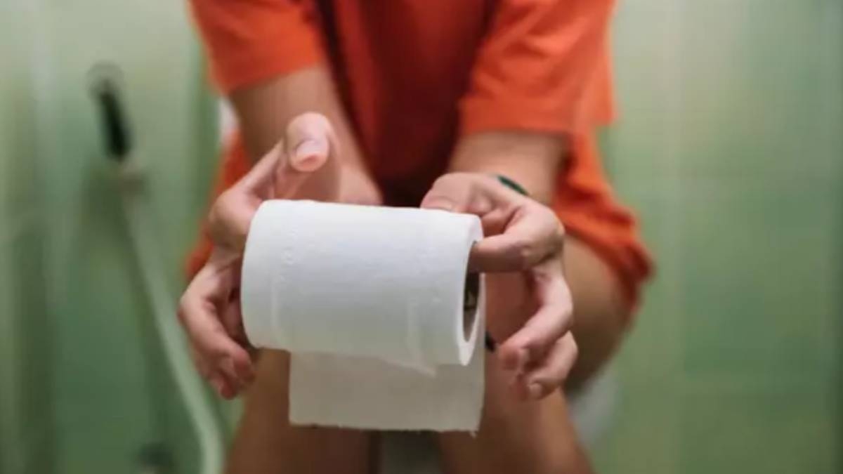 Χειρουργός προειδοποιεί για το λάθος που κάνουν εκατομμύρια άνθρωποι καθημερινά με το χαρτί υγείας