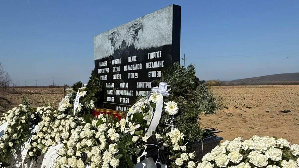 Το μνημείο στην Τιμισοάρα για τα επτά αετόπουλα του ΠΑΟΚ