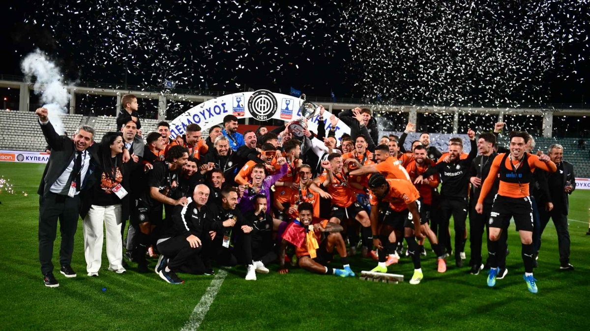 ΟΦΗ: Κυπελλούχος με 12 Έλληνες!