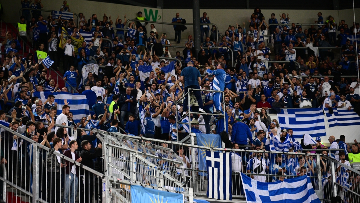 Γερμανία - Ελλάδα: 6.000 Έλληνες οπαδοί, ρίγη συγκίνησης στον Εθνικό ύμνο! (vid+pics)