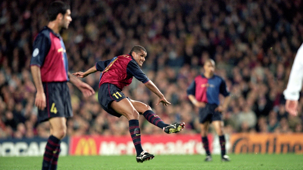 Tα καλύτερα γκολ από τη σέντρα