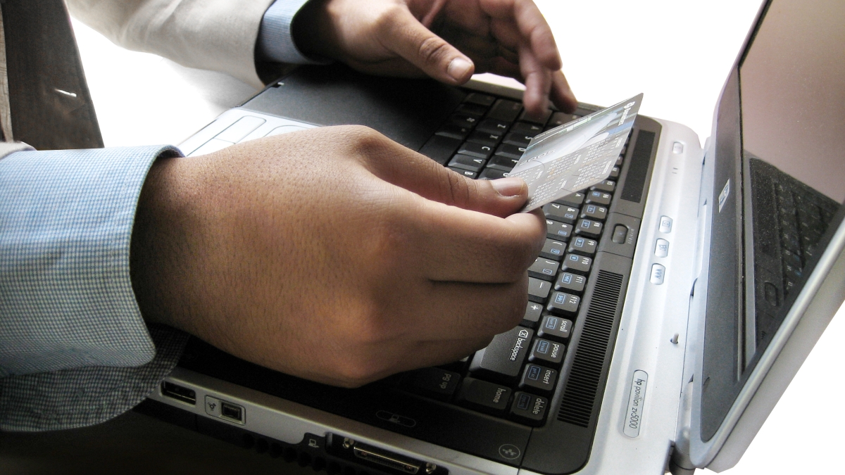 On line μπούσουλα για τη ρύθμιση δανείων φτιάχνουν οι τράπεζες