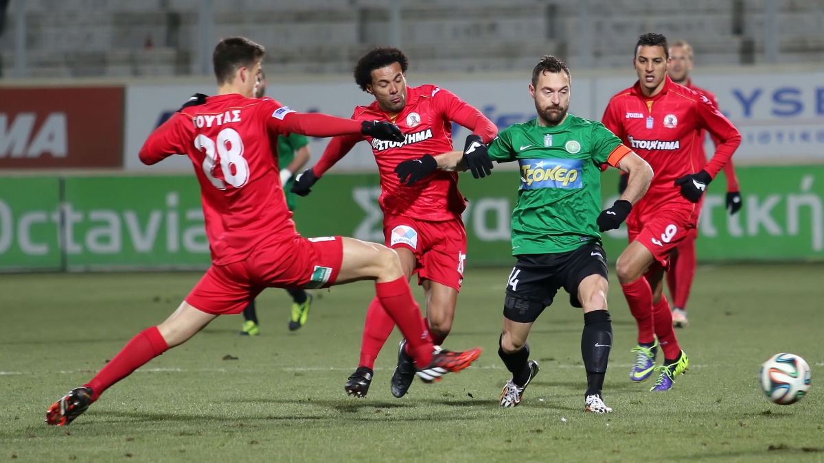 Ρήξη χιαστού ο Λαδάκης