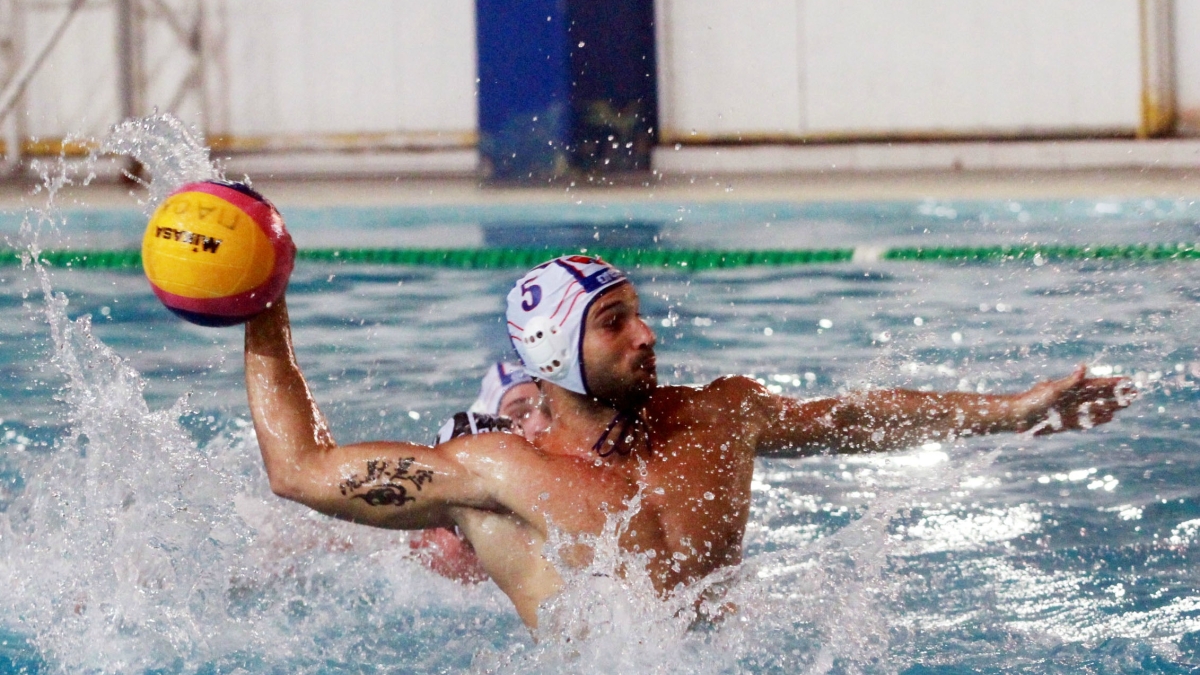 Θωμάκος κατά πάντων!