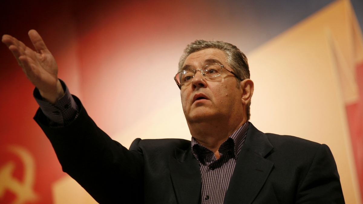 Communist Party leader Koutsoumbas slams government for imposing third memorandum