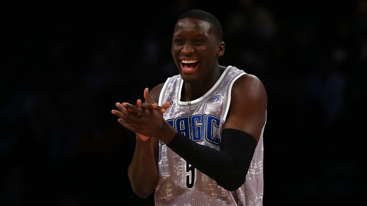 Απίστευτο καλάθι από τον Ολαντίπο! (vid)