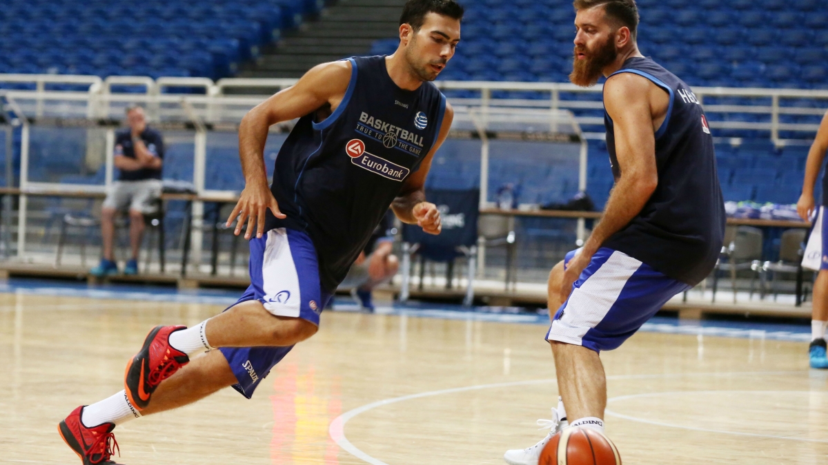 Σλούκας: «Να μπούμε στο πνεύμα επίσημων αγώνων»