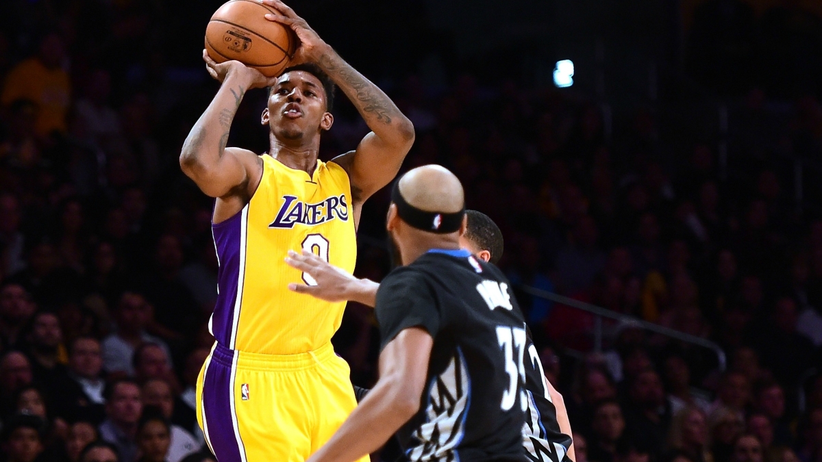 Νικ Γιανγκ... at the buzzer! (vid)