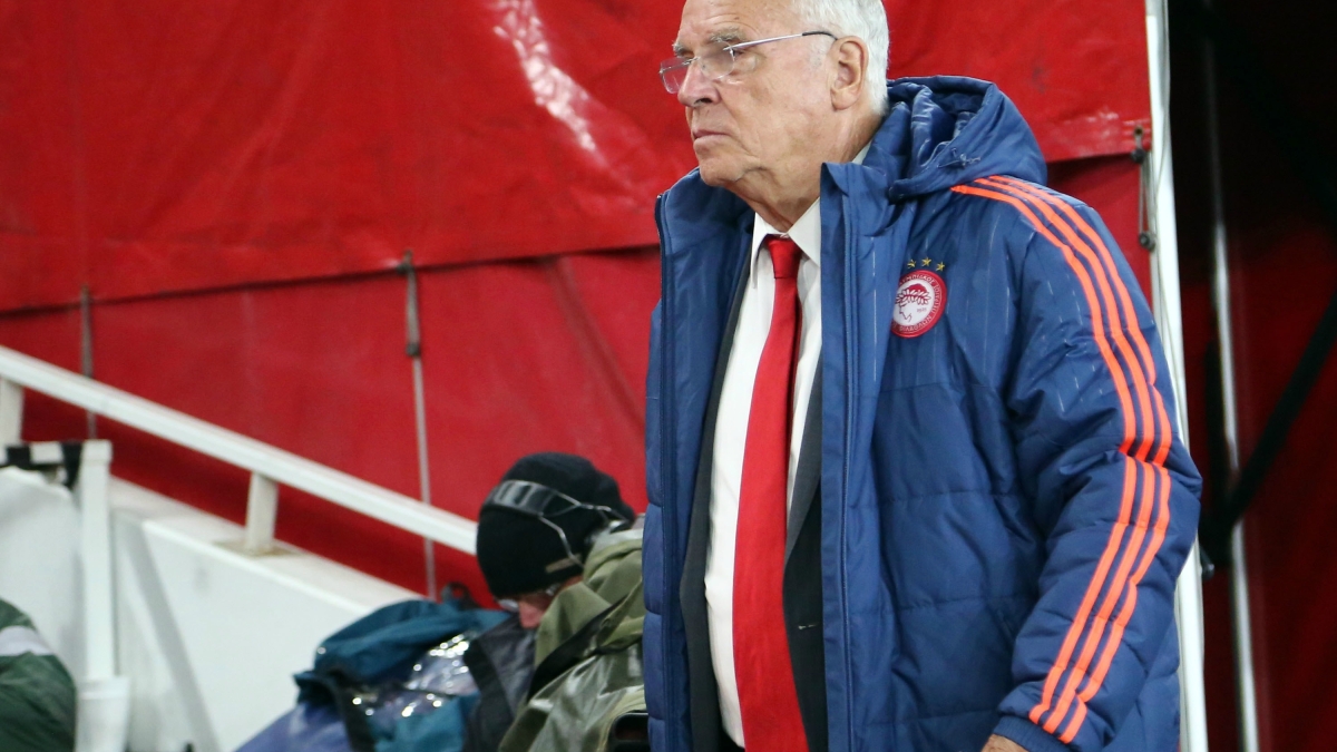 Θεοδωρίδης: «Ας φέρουν ξένους διαιτητές»
