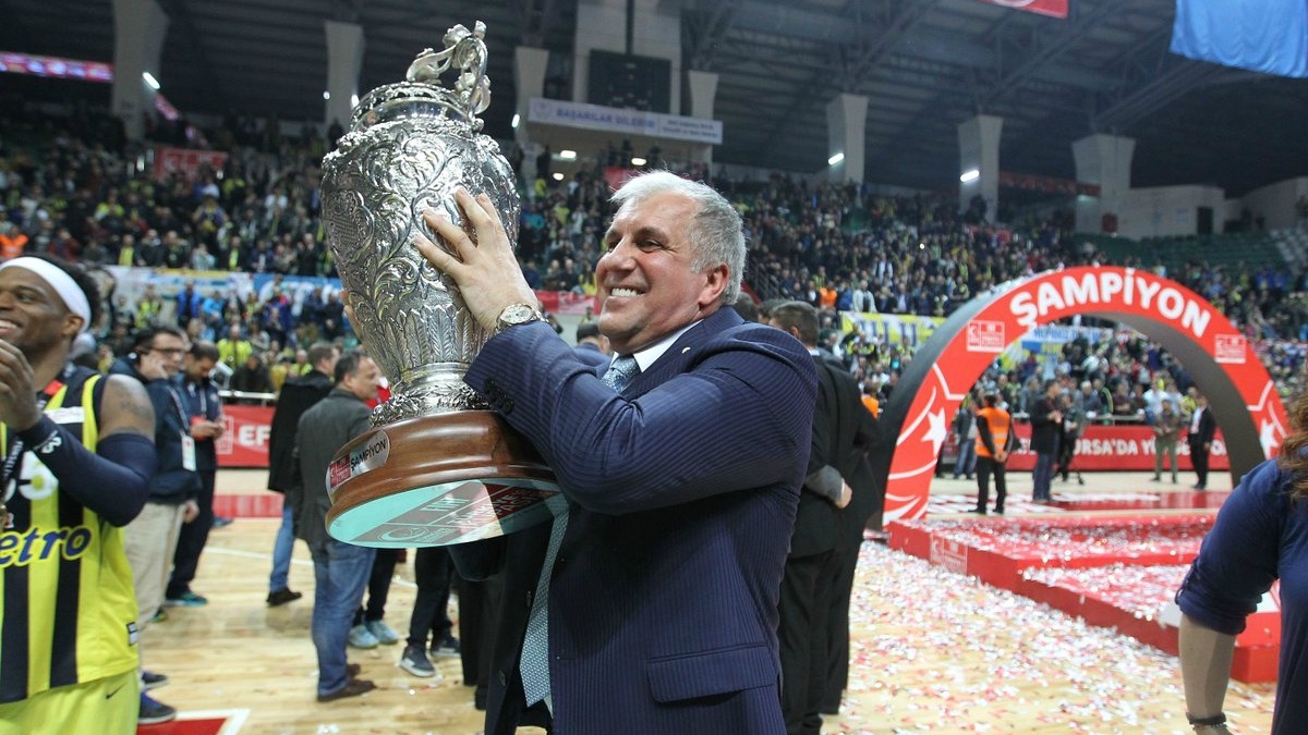 Εφτασε τις 32 κούπες ο Ομπράντοβιτς!