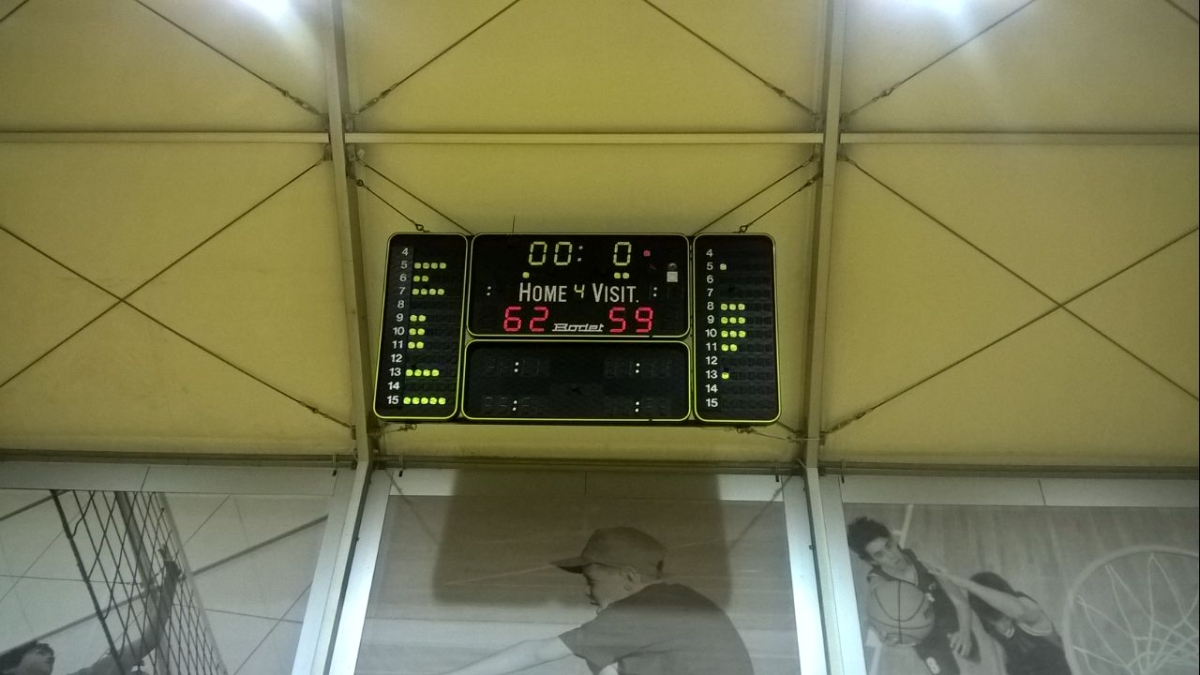 Απίθανο buzzer beater σε αγώνα παιδικού! (vid)