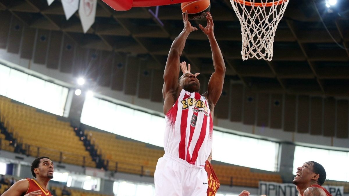 Προληπτικά χωρίς Στρόμπερι η προπόνηση του Ολυμπιακού