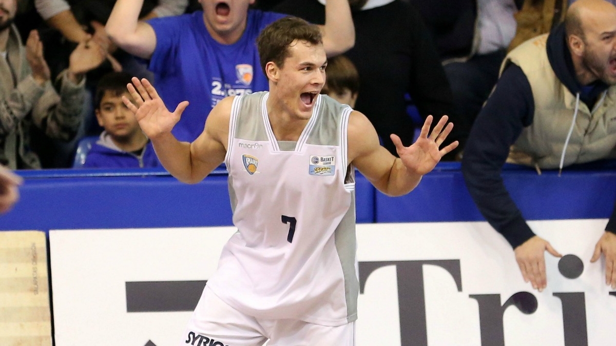 Στον Κόροιβο ο Βαν Όστρουμ