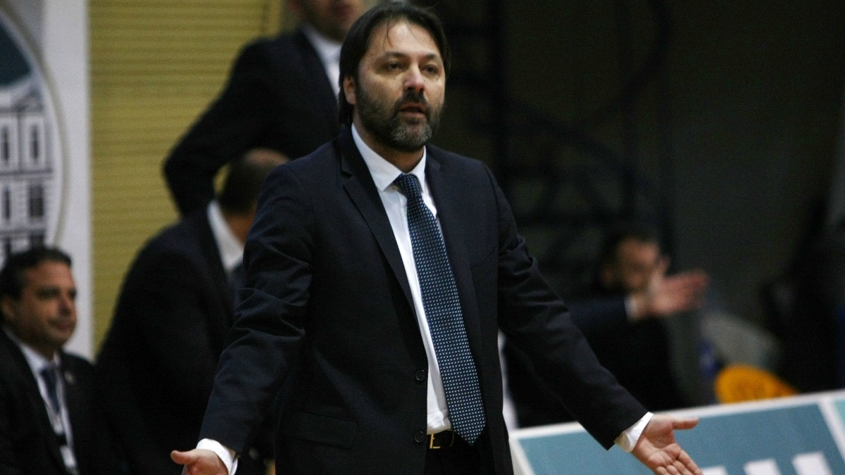 Σερέλης: «Χάσαμε κι είμαστε σε πίεση»