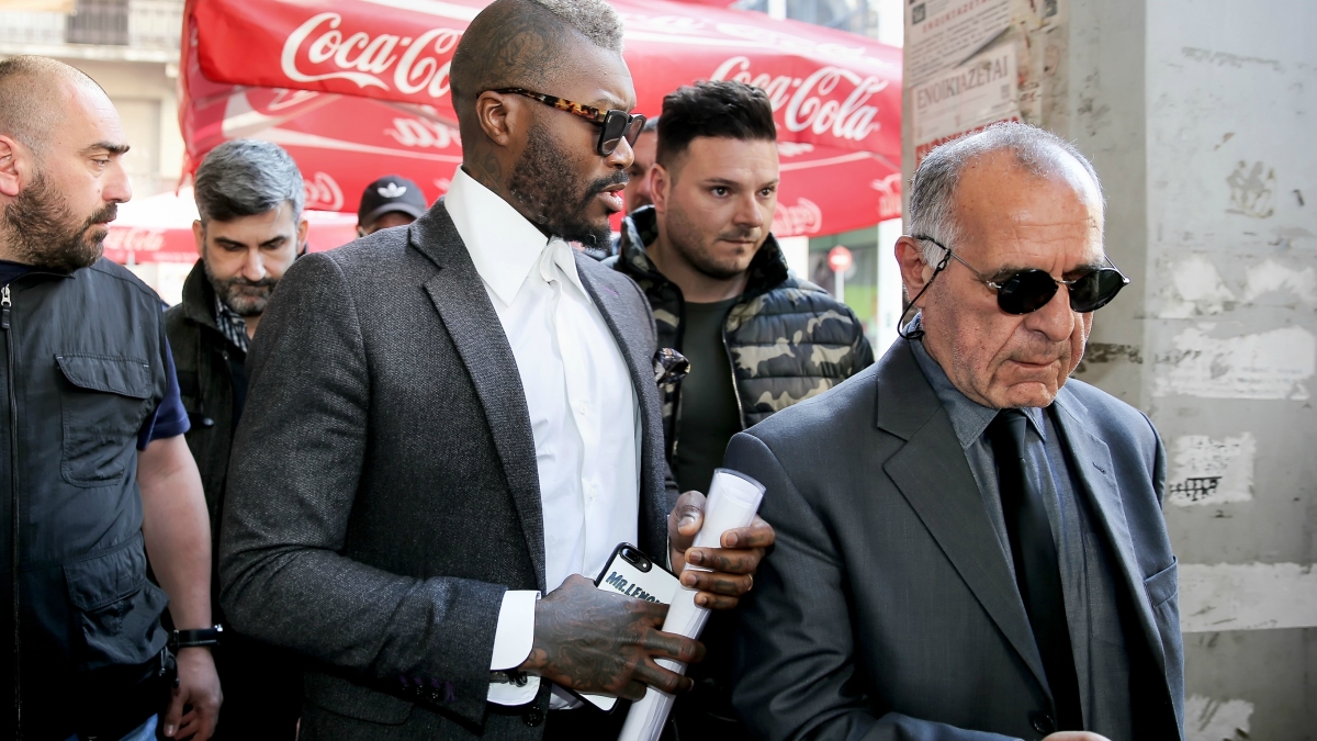 Καταγγελία για προπηλακισμό Καραπαπά σε Κωνσταντίνου!