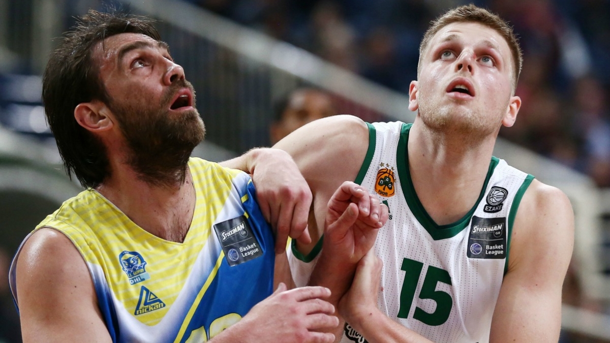 Κάταγμα στη μύτη ο Χαραλαμπόπουλος (pic)