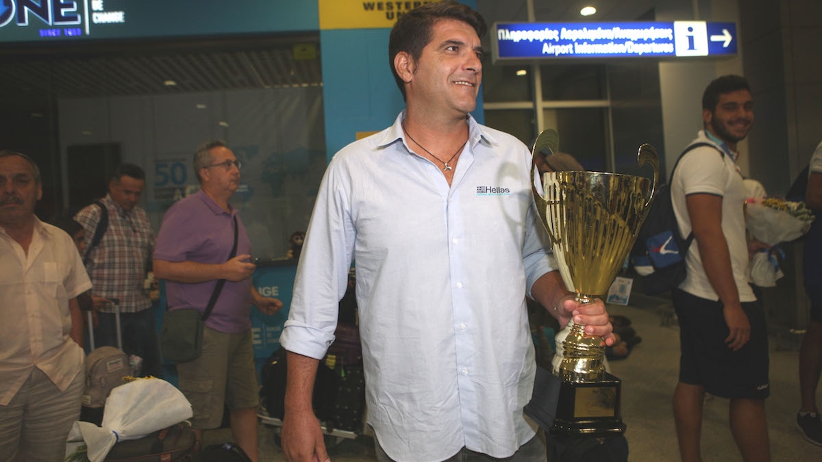 Λοράντος: «Εμείς παίρνουμε δύναμη από τους πυροσβέστες»