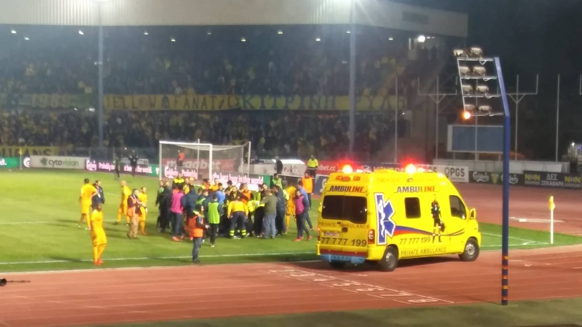 Φωτοβολίδα χτύπησε ball boy στην Κύπρο (vid)