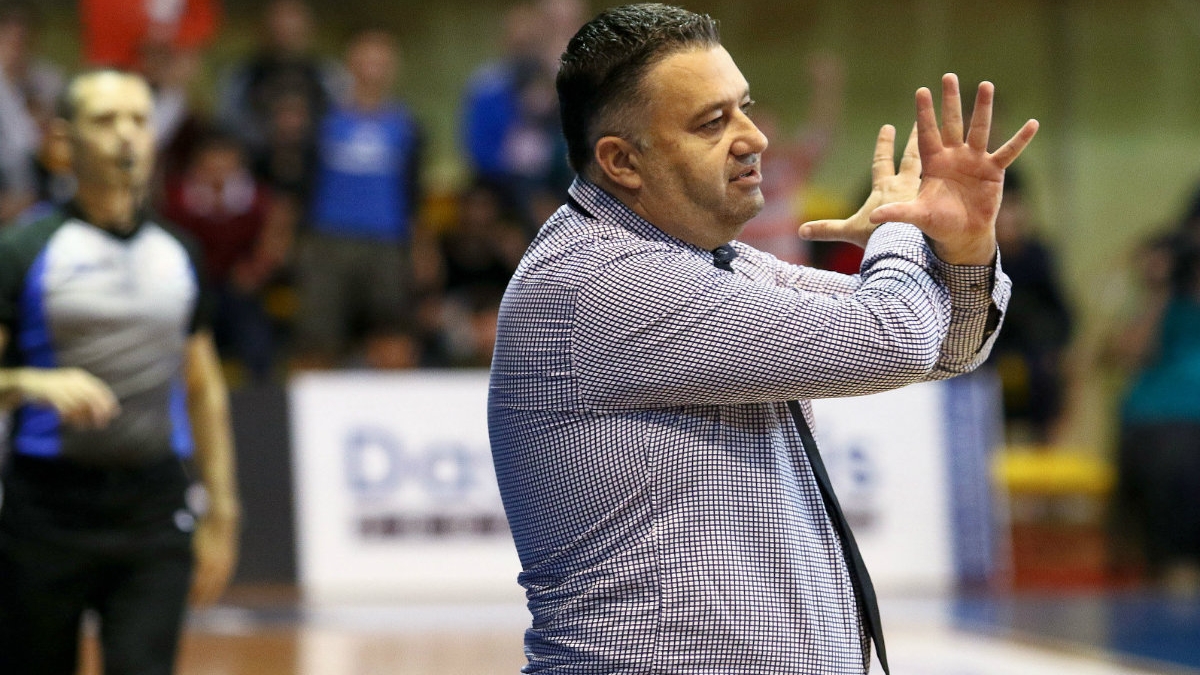 Γιατράς: «Είμαστε ηλίθιοι»!