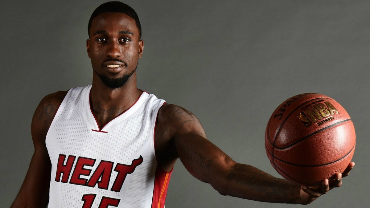 Στους Χοκς ο Οκάρο Ουάιτ (pic)