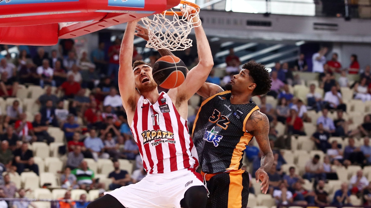 Με ένεση ο Έλις κόντρα στον Ολυμπιακό