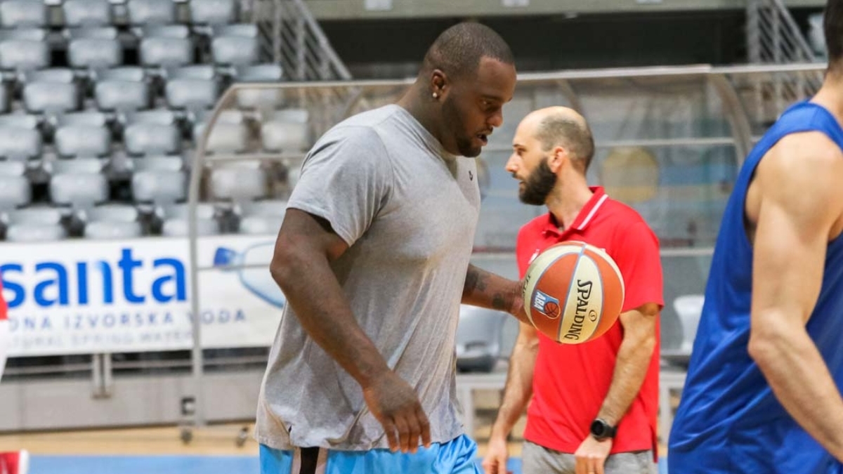 Ο Γκλεν Ντέιβις έφυγε από τη Ζαντάρ πριν καν παίξει