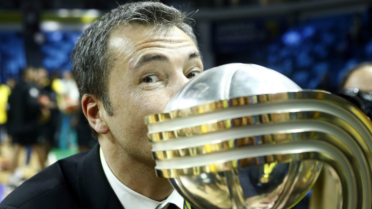 ΑΕΚ: Και τα 3 τρόπαια στη διάθεση του κόσμου!