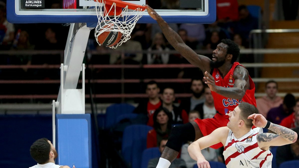 ΤΣΣΚΑ - Αρμάνι: Ρεσιτάλ... καρφωμάτων από Χάντερ και Μπολομπόι! (vids)